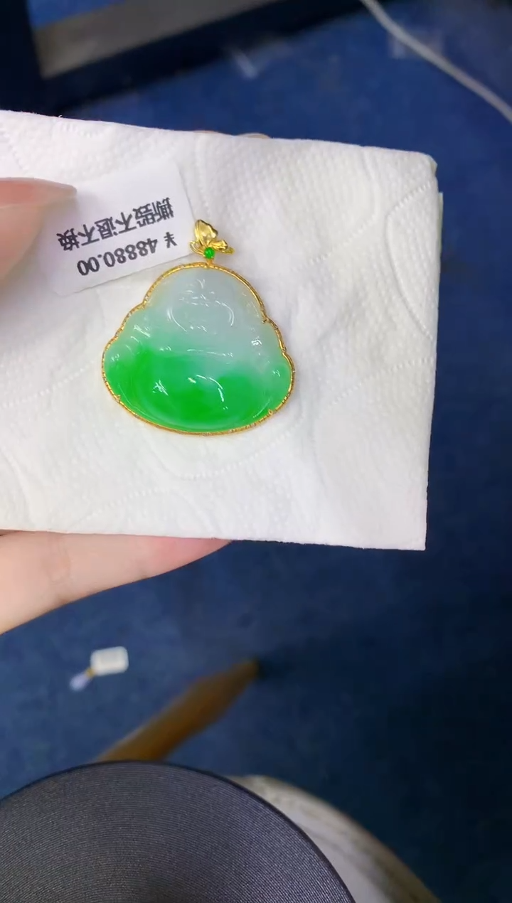 颈饰18K金镶嵌翡翠缅甸天然翡翠A货
