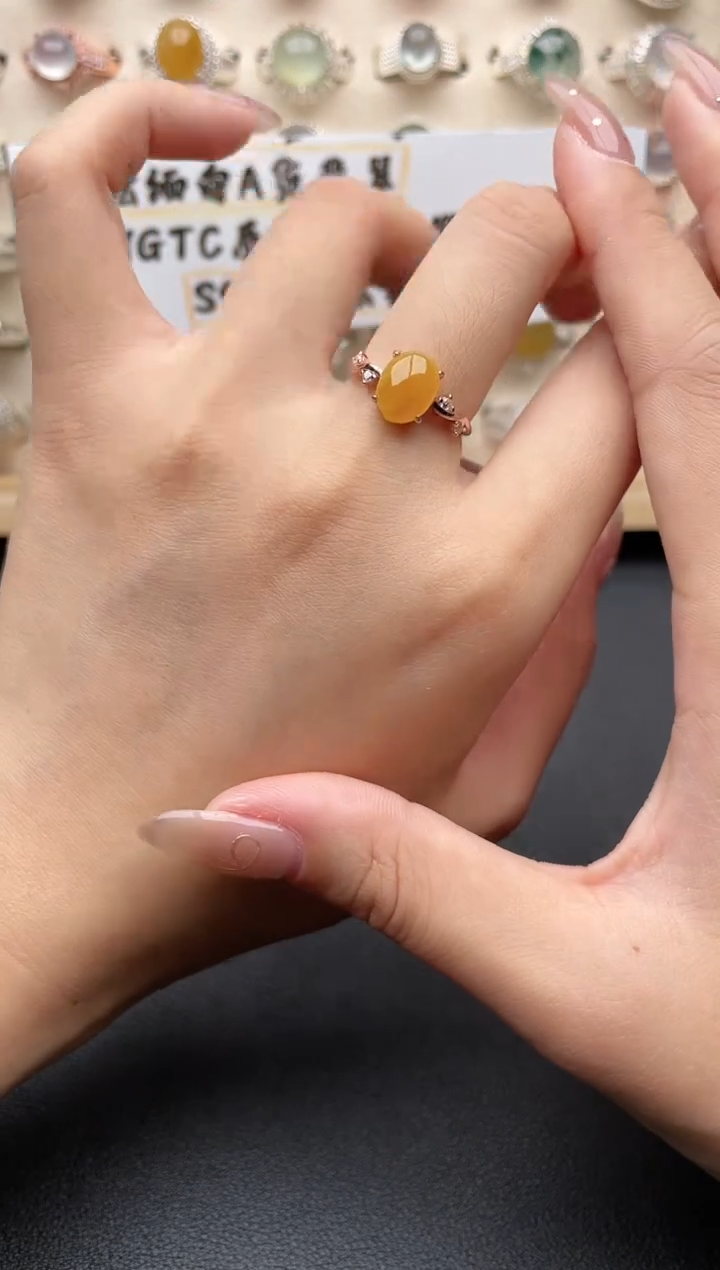 【闪购商品】翡翠戒指银S925镶嵌一物一证一礼盒