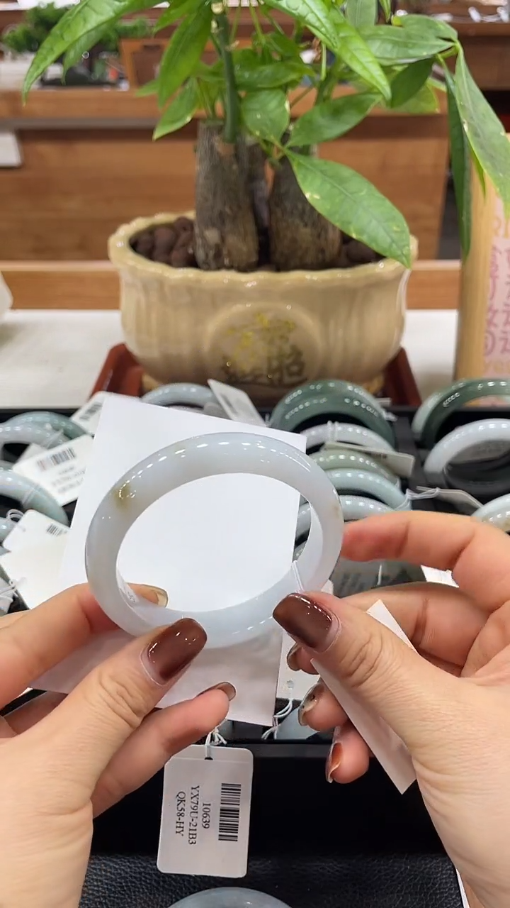 【闪购商品】翡翠手镯未镶嵌手镯