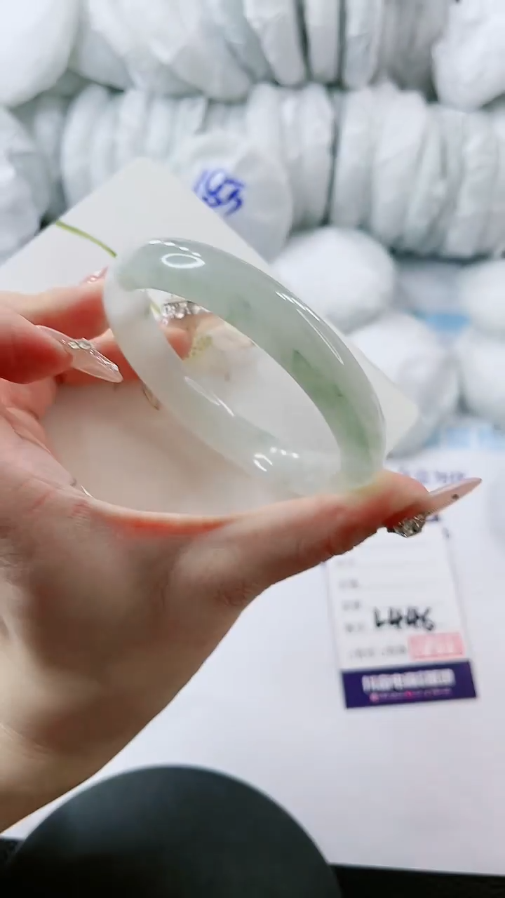 【闪购商品】石英质玉手镯未镶嵌多样性发货L446