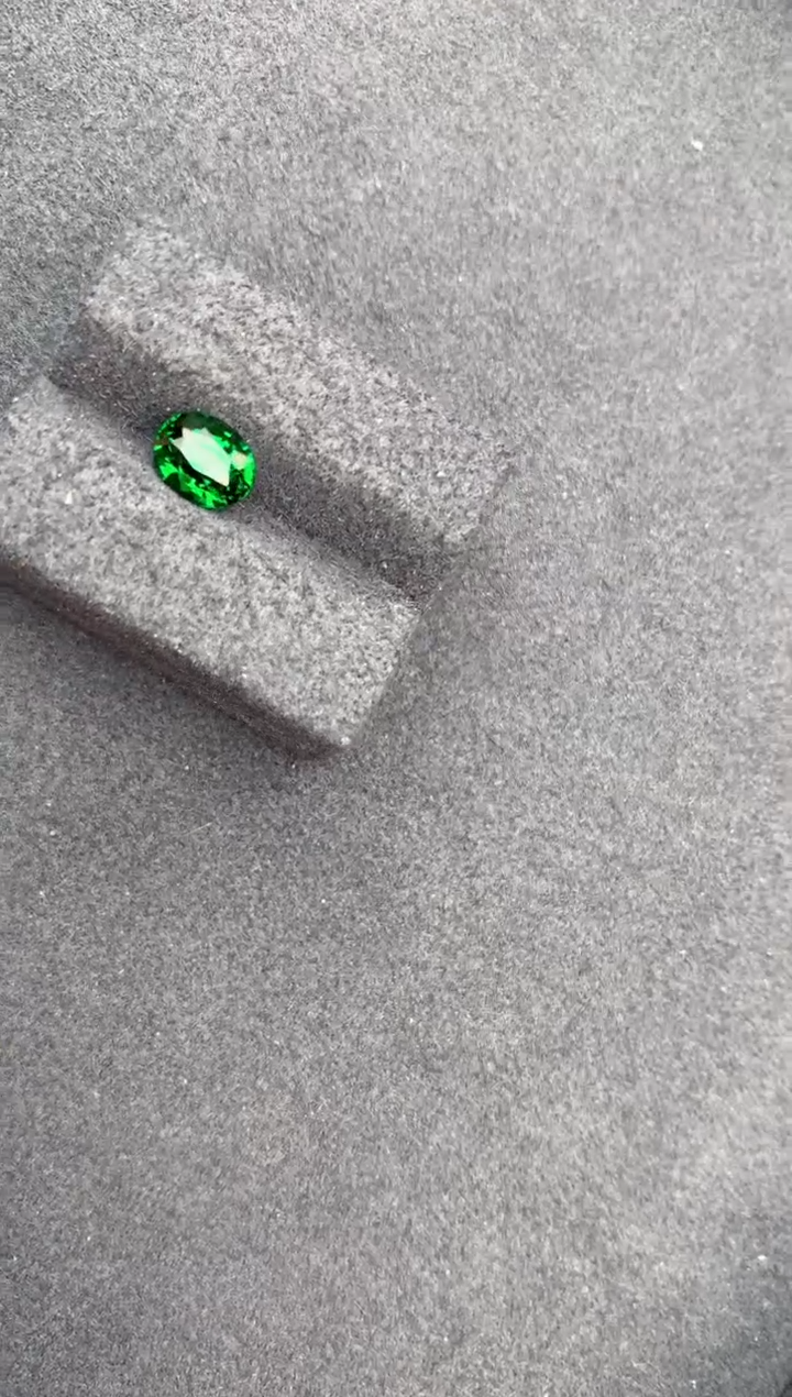 【闪购商品】石榴石裸石未镶嵌1.1ct沙弗莱