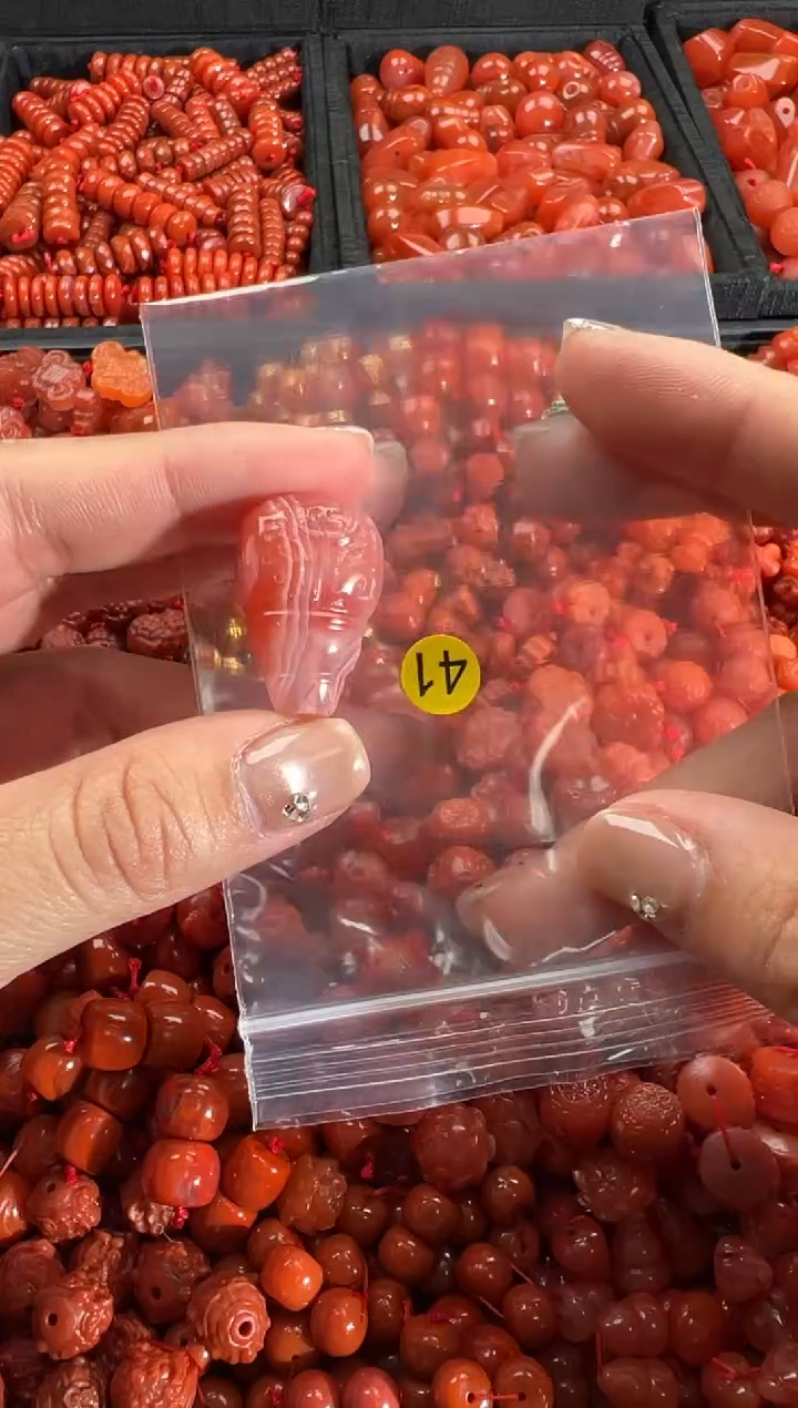 【闪购商品】南红玛瑙颈饰未镶嵌1