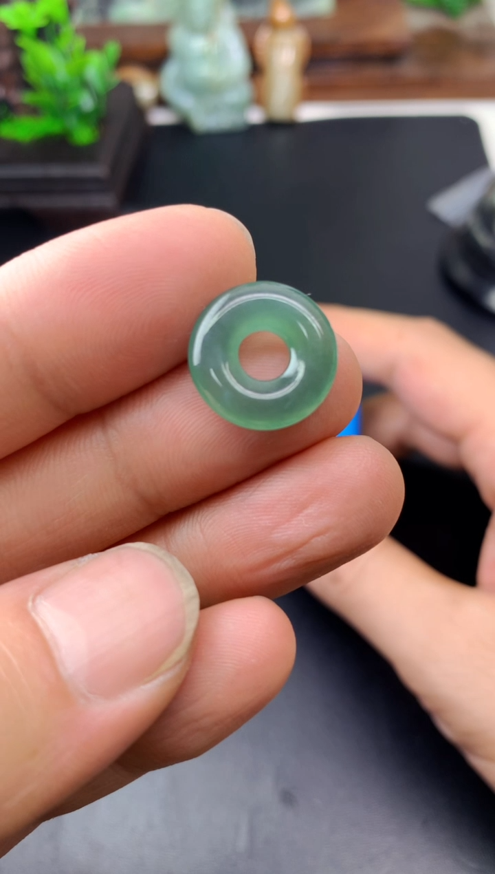 颈饰未镶嵌翡翠流**财甜甜圈