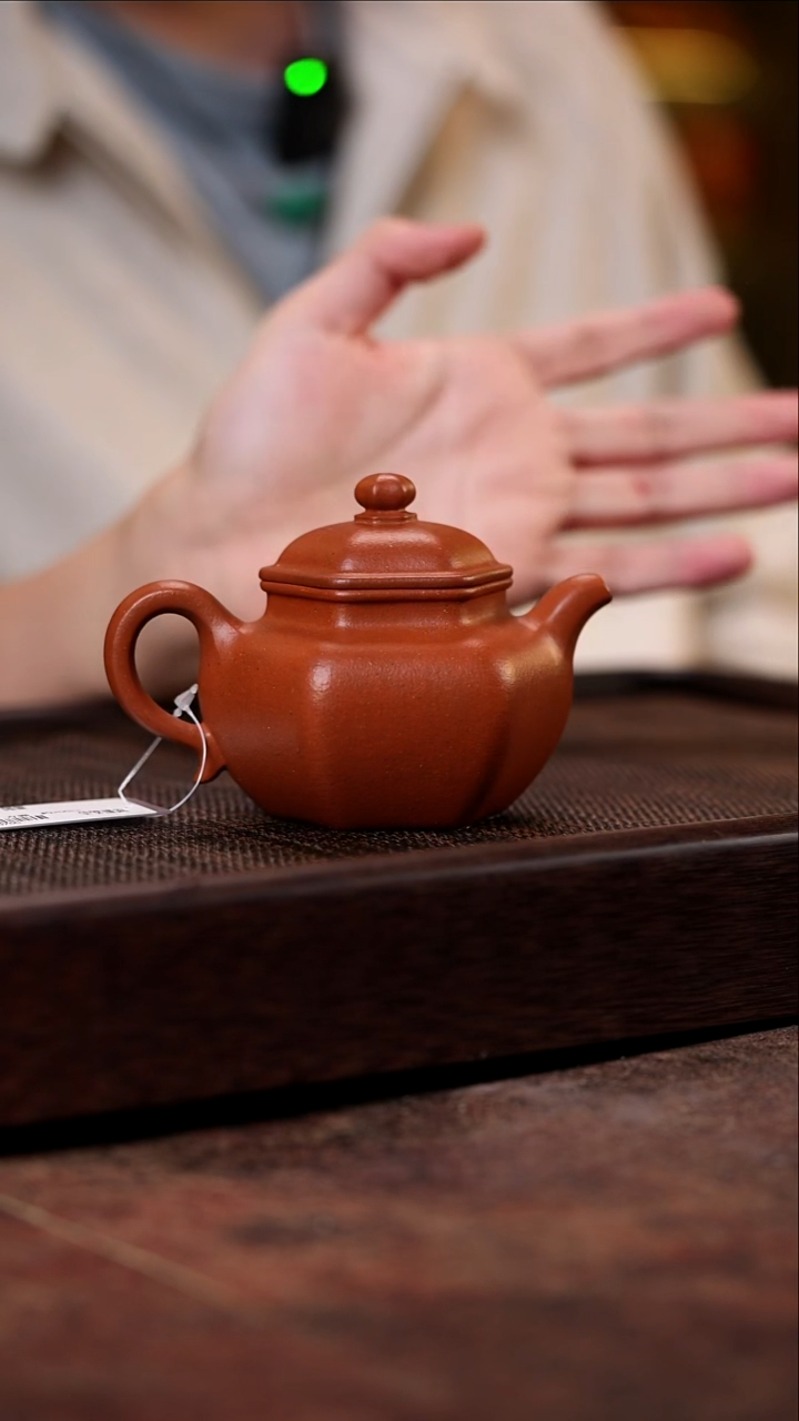 宜兴紫砂野山红泥六方莲子