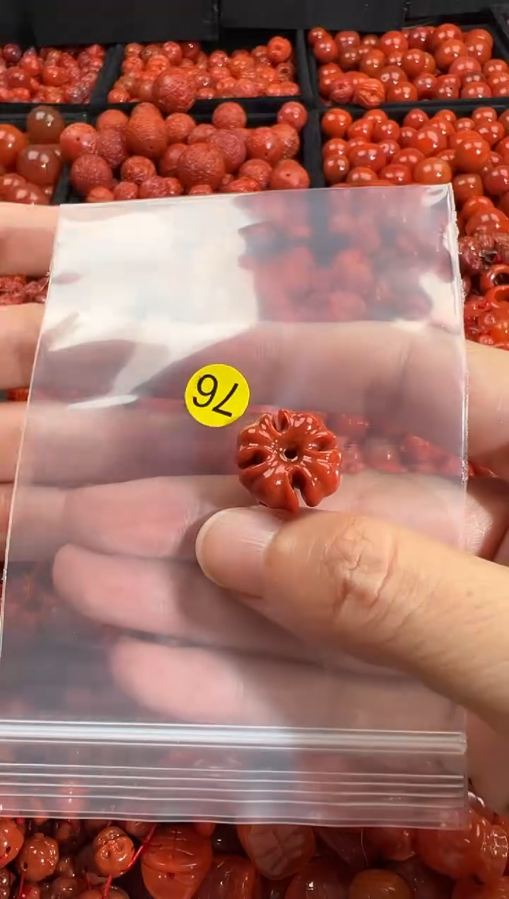 颈饰未镶嵌南红玛瑙1