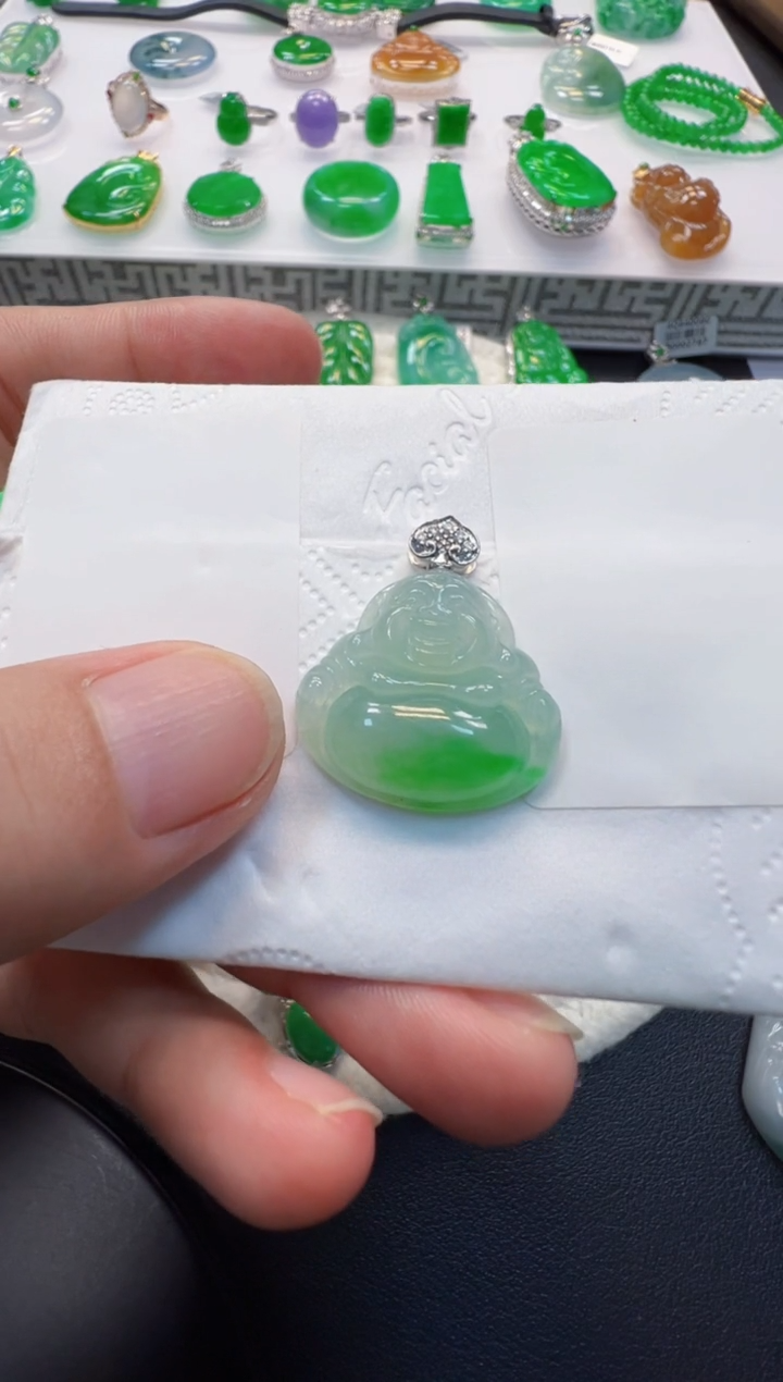 翡翠18K金镶嵌吊坠(不含链)6800