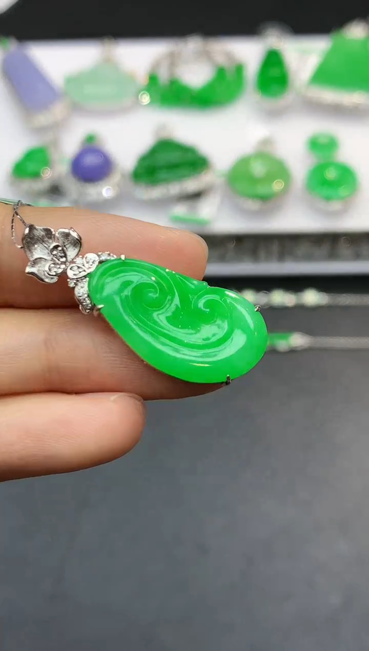 【闪购商品】翡翠吊坠(不含链)18K金镶嵌4596