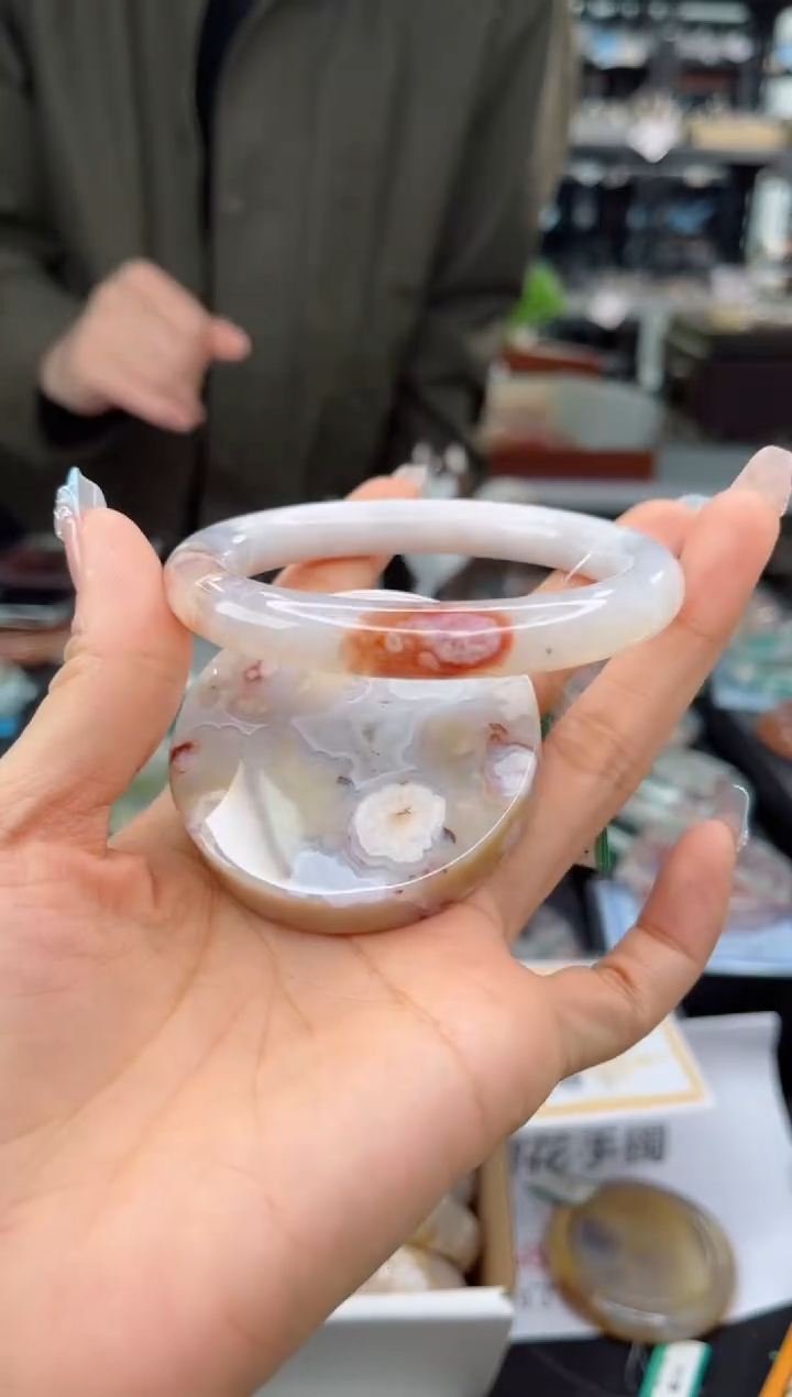 【闪购商品】石英质玉手镯未镶嵌58圈口（赠品镯心）1491199