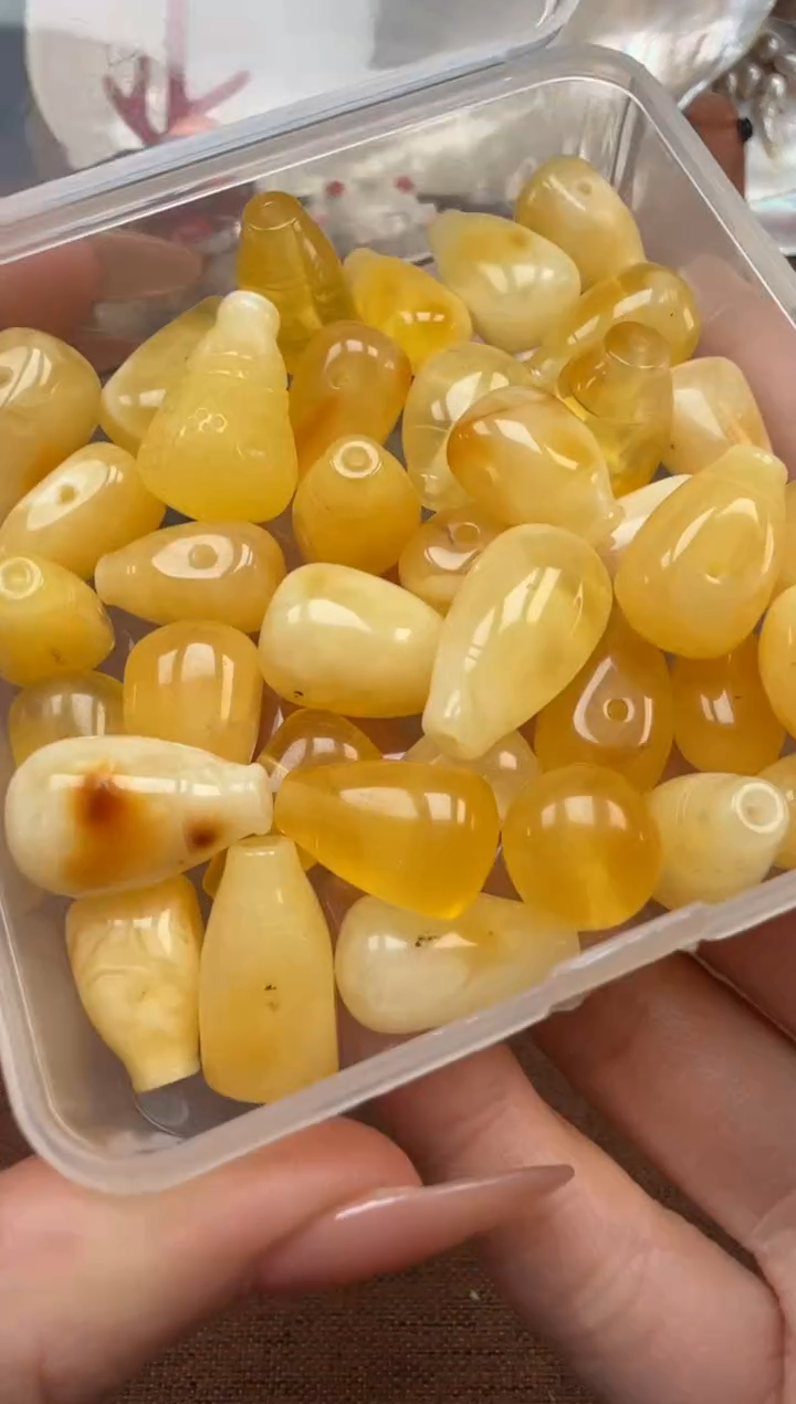 【闪购商品】蜜蜡裸石未镶嵌蜜蜡三通1.6左右多样性发其一