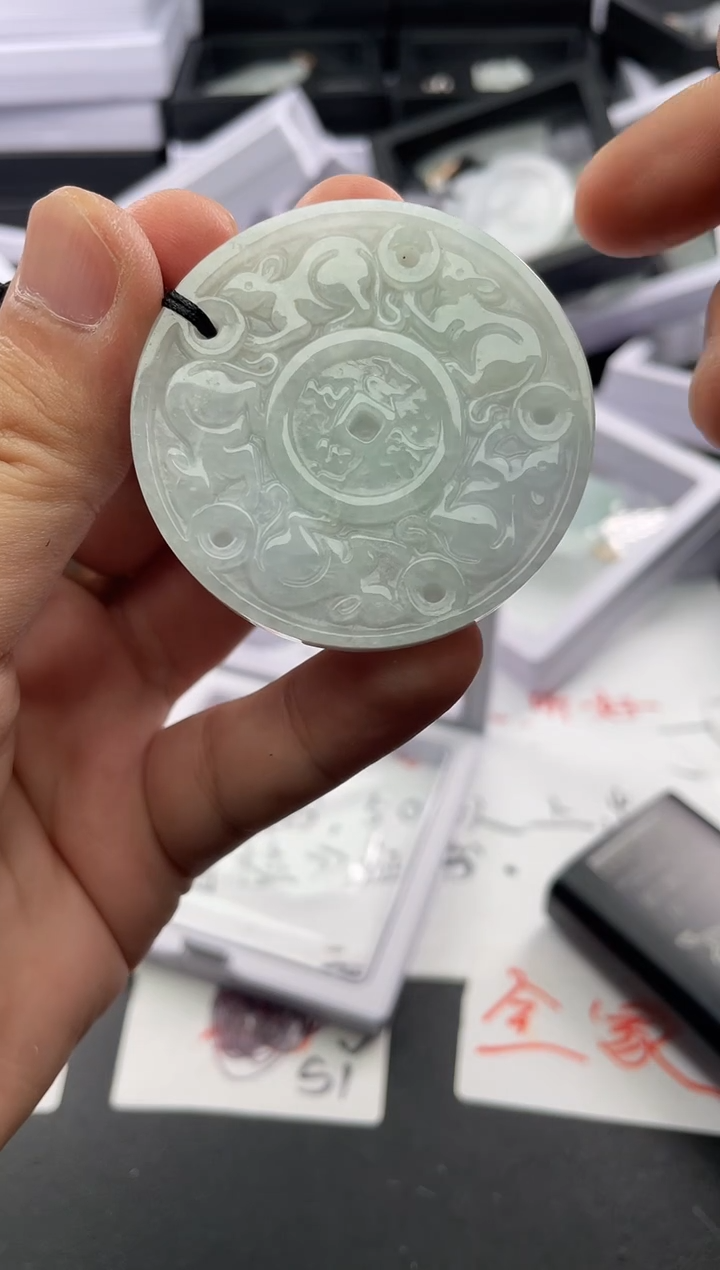 颈饰未镶嵌翡翠....9/9/.97