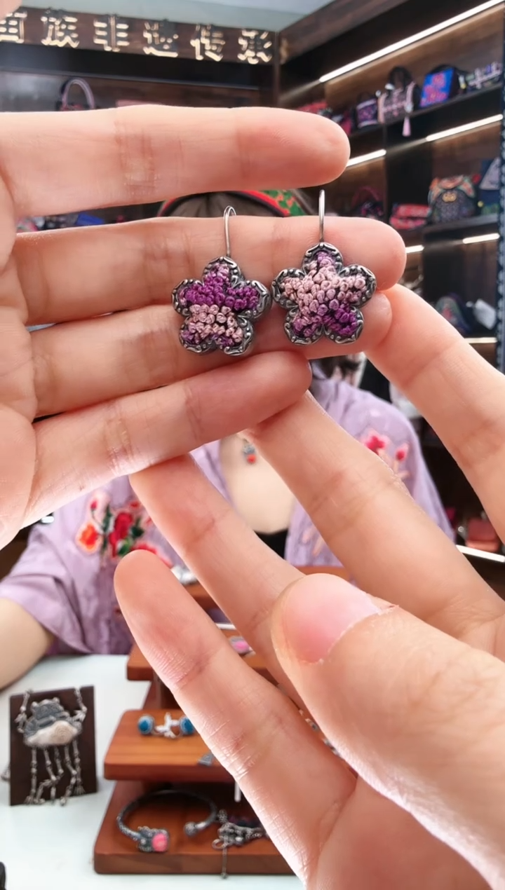 【闪购商品】织绣150蚩梦苗族古绣