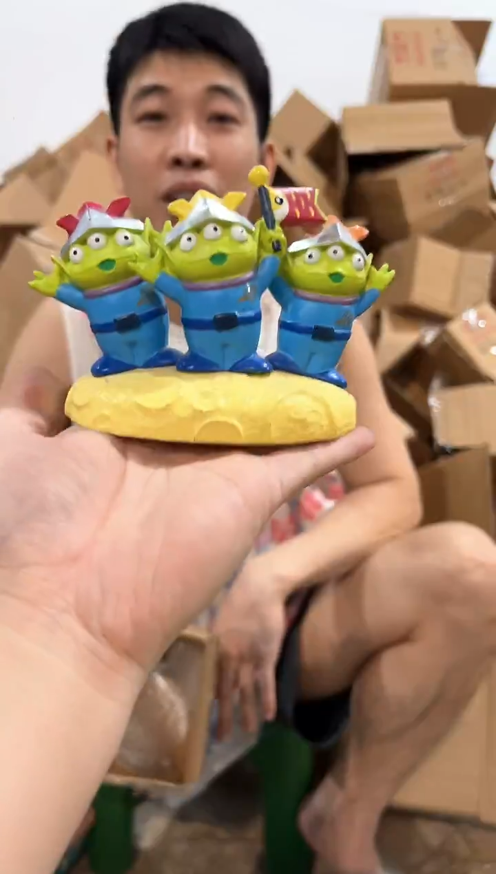 瓷片三眼仔午夜人行摆件