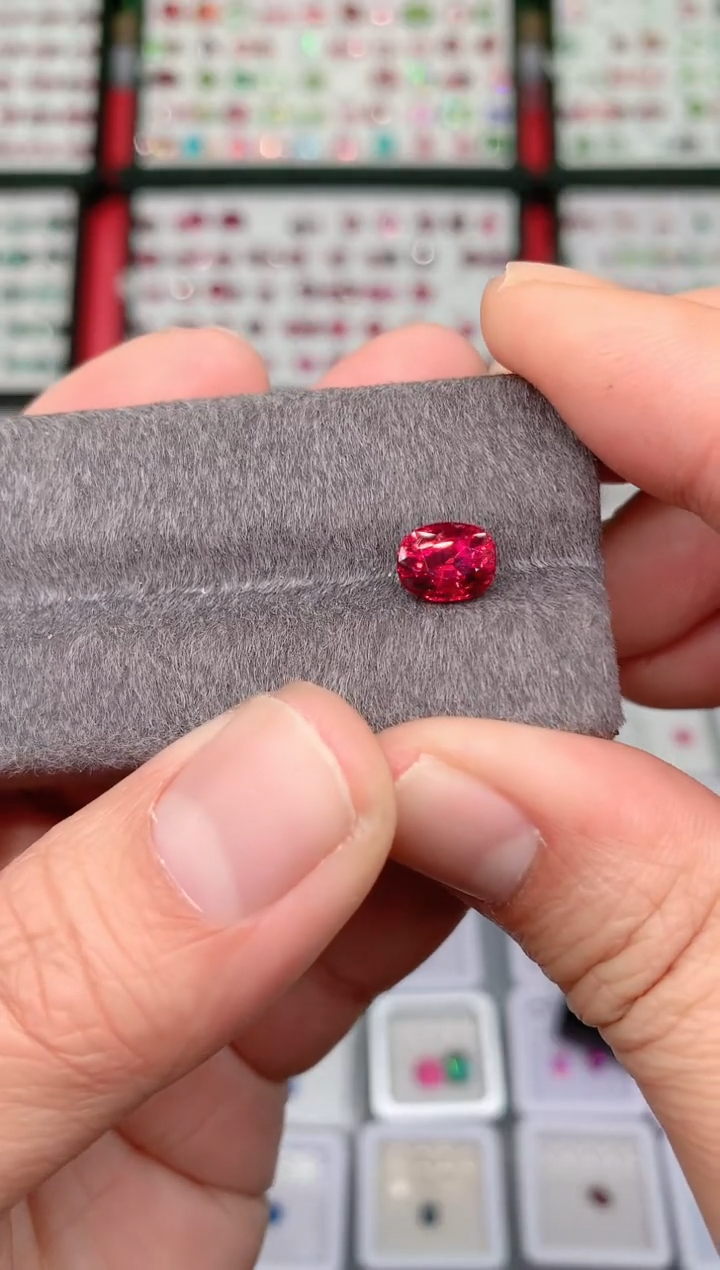 【闪购商品】碧玺裸石银S925镶嵌2.02ct卢比来