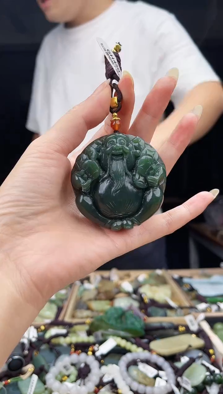 颈饰未镶嵌和田玉1