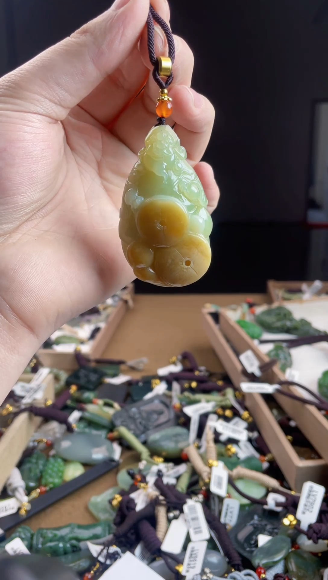 颈饰未镶嵌和田玉1