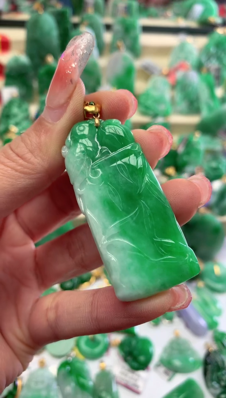 【闪购商品】翡翠颈饰18K金镶嵌挂件