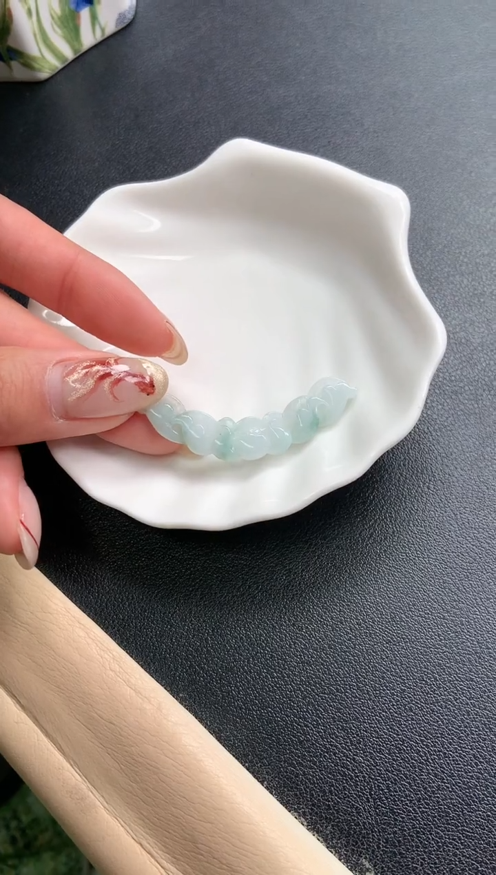 【闪购商品】翡翠颈饰未镶嵌玉璜