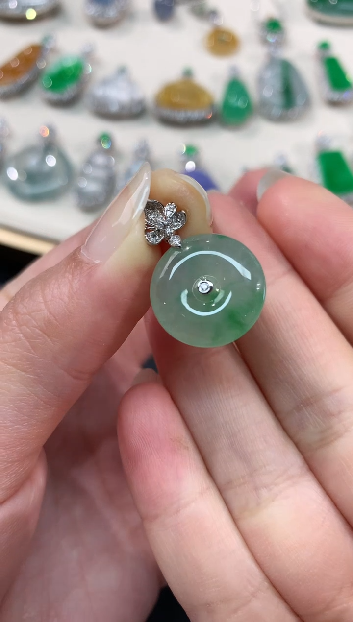 【闪购商品】翡翠吊坠(不含链)18K金镶嵌平安扣A334|3980