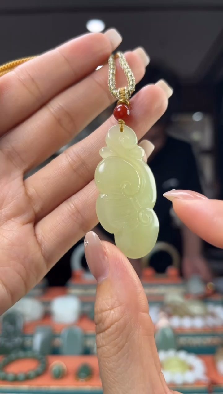 和田玉未镶嵌颈饰1