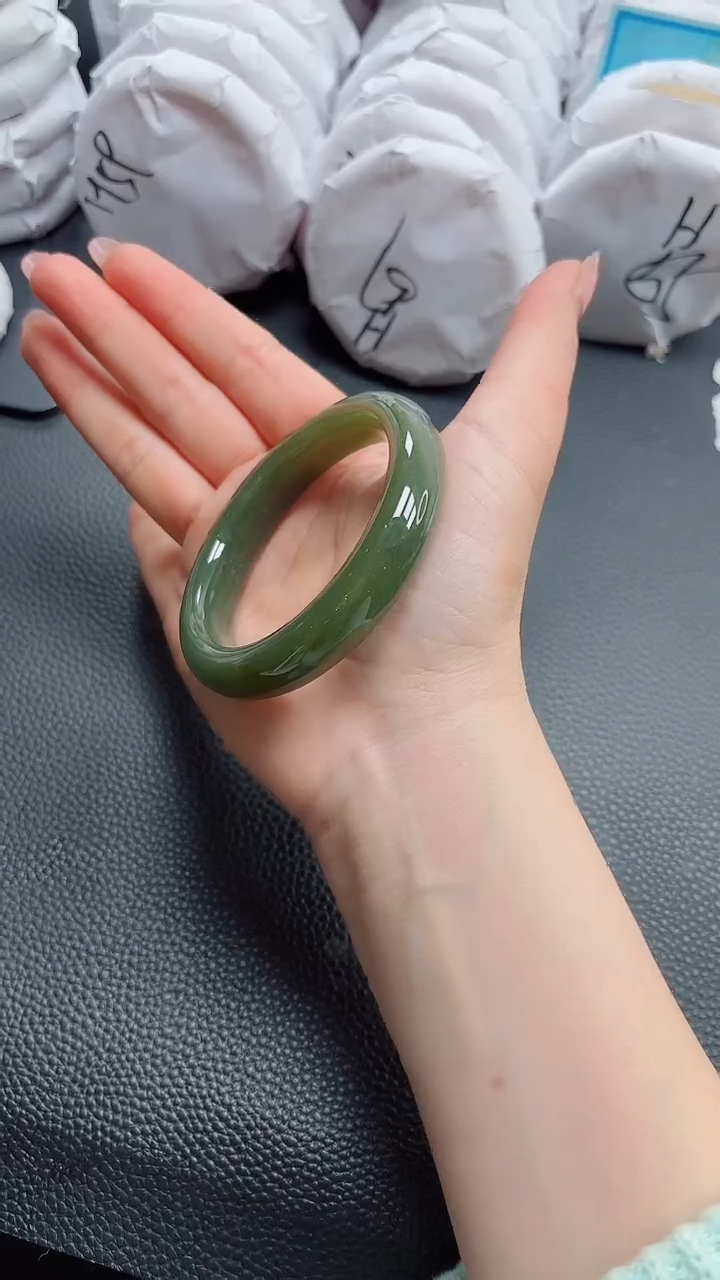 【闪购商品】和田玉手镯未镶嵌68