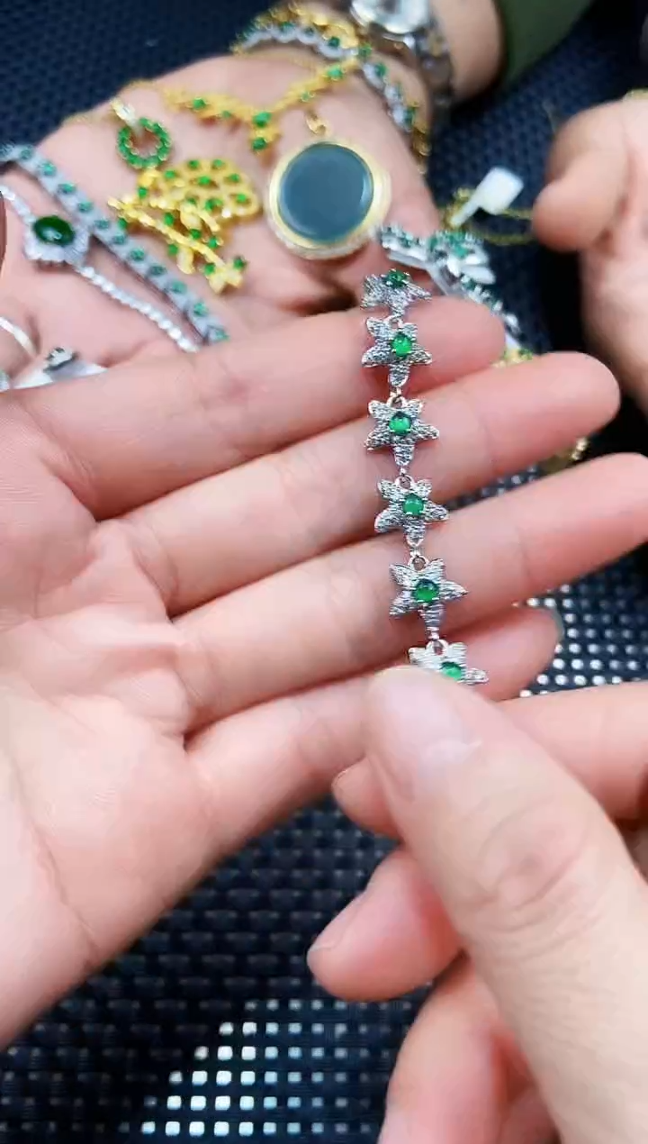 【闪购商品】翡翠手链未镶嵌111111111