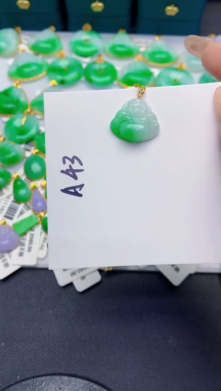 颈饰18K金镶嵌翡翠缅甸天然翡翠A货