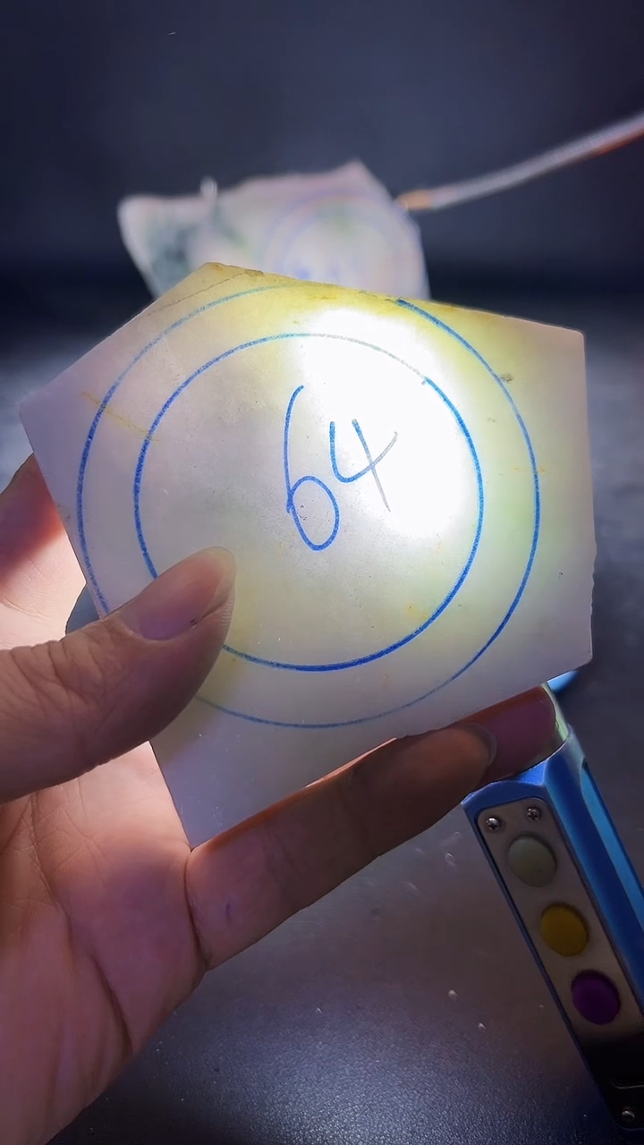 未镶嵌手镯定制翡翠多*乐翡翠