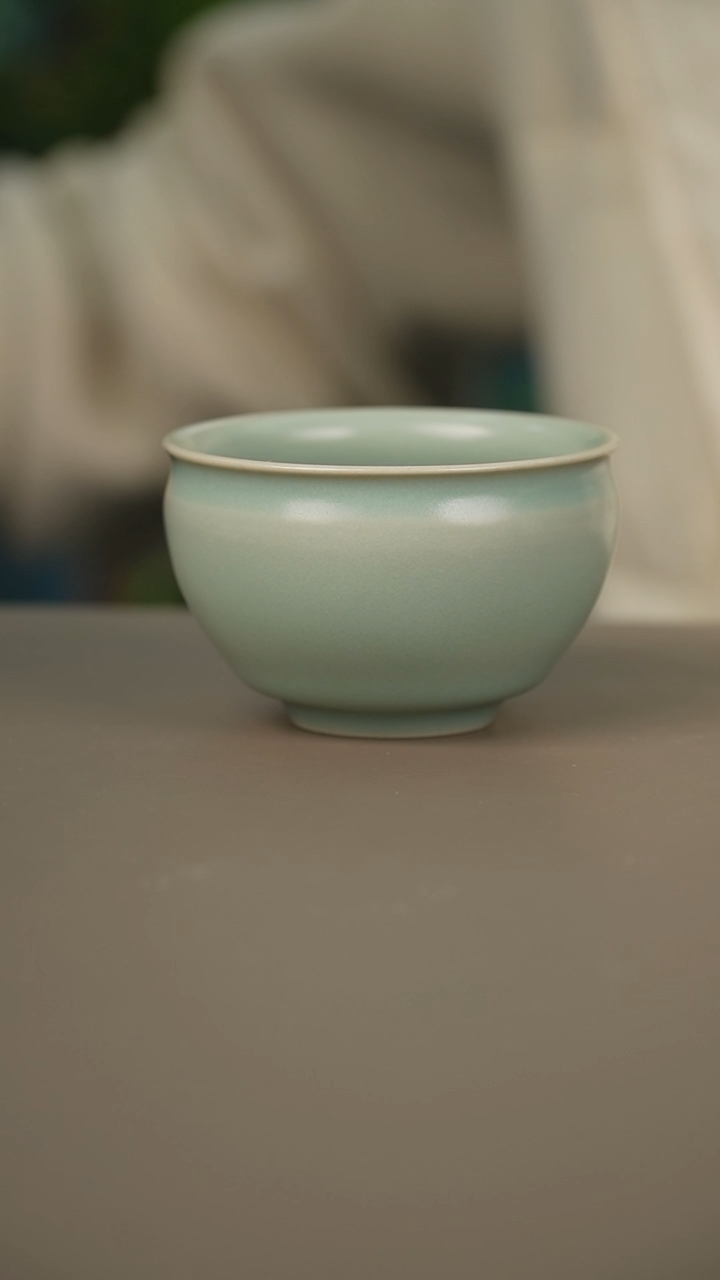 仿古折肩缸杯不开微暇      