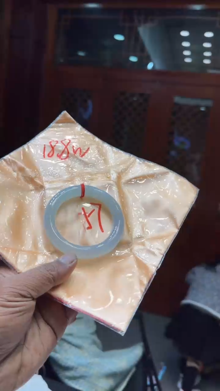 【闪购商品】翡翠手镯未镶嵌手镯