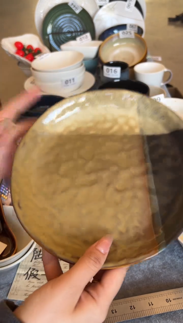 新骨瓷092瑕疵 皇家荣耀 8,25寸锤纹盘 全标