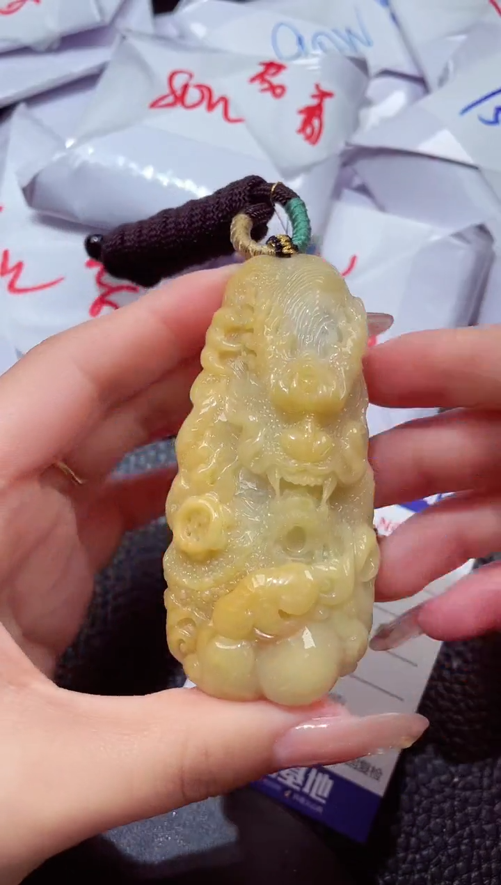 颈饰未镶嵌翡翠00000