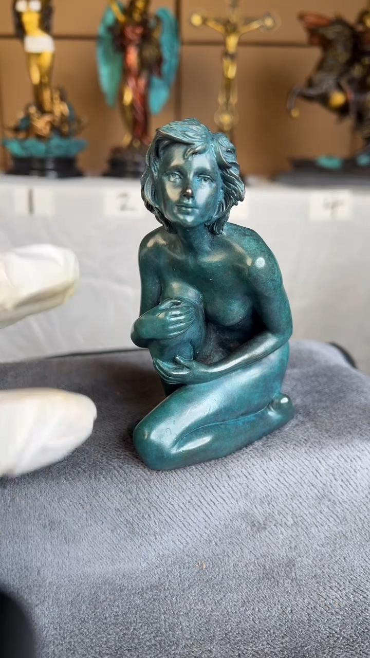 精铜材质精美雕塑