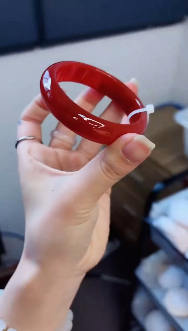 【闪购商品】石英质玉手镯未镶嵌150-玛瑙-圈口56