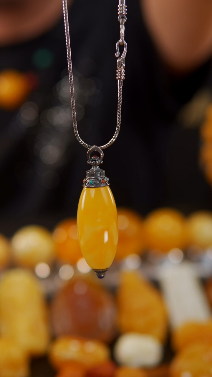 【闪购商品】蜜蜡颈饰银S925镶嵌焦皮料t珠吊坠20.69