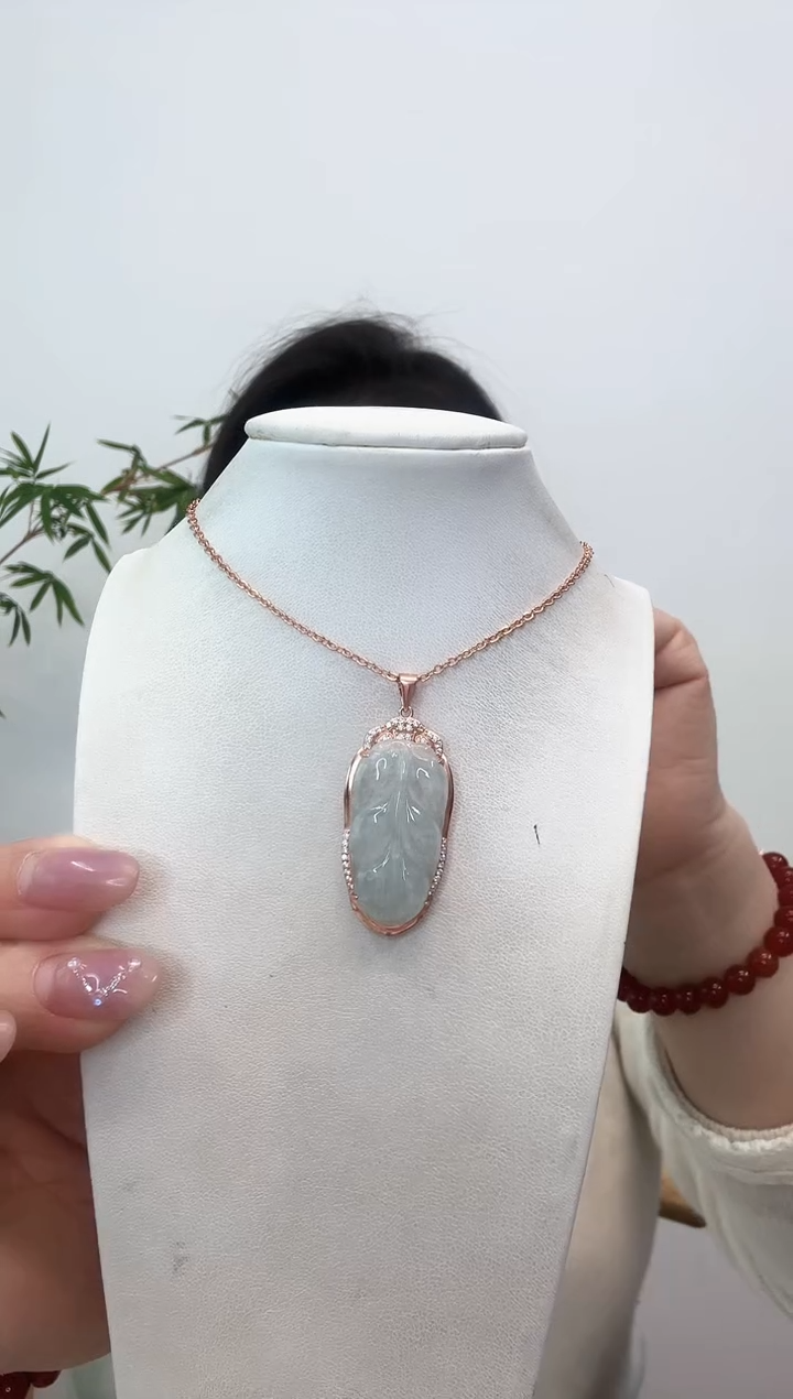 【闪购商品】翡翠吊坠(赠链)银S925镶嵌小叶玫瑰边