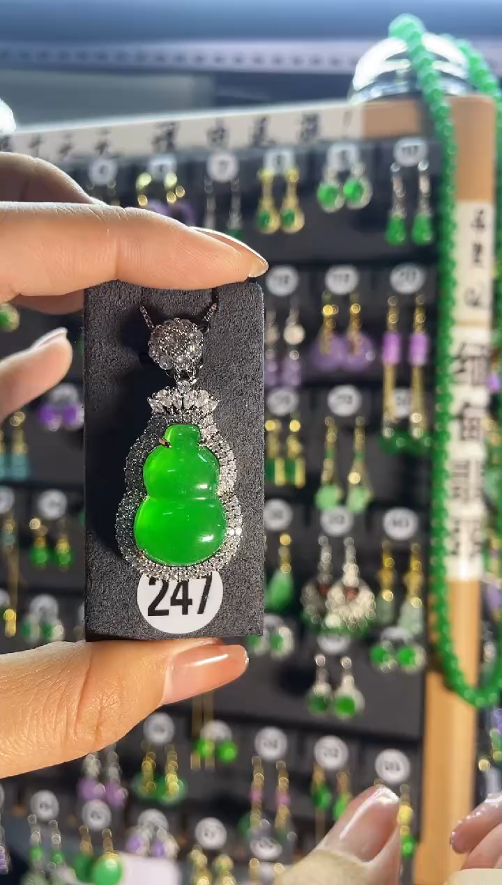 【闪购商品】翡翠耳饰银S925镶嵌247....