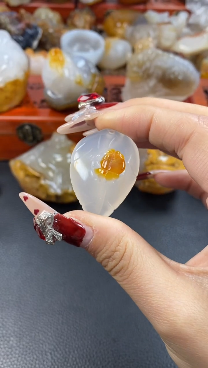 【闪购商品】玛瑙/玉髓挂件未镶嵌1