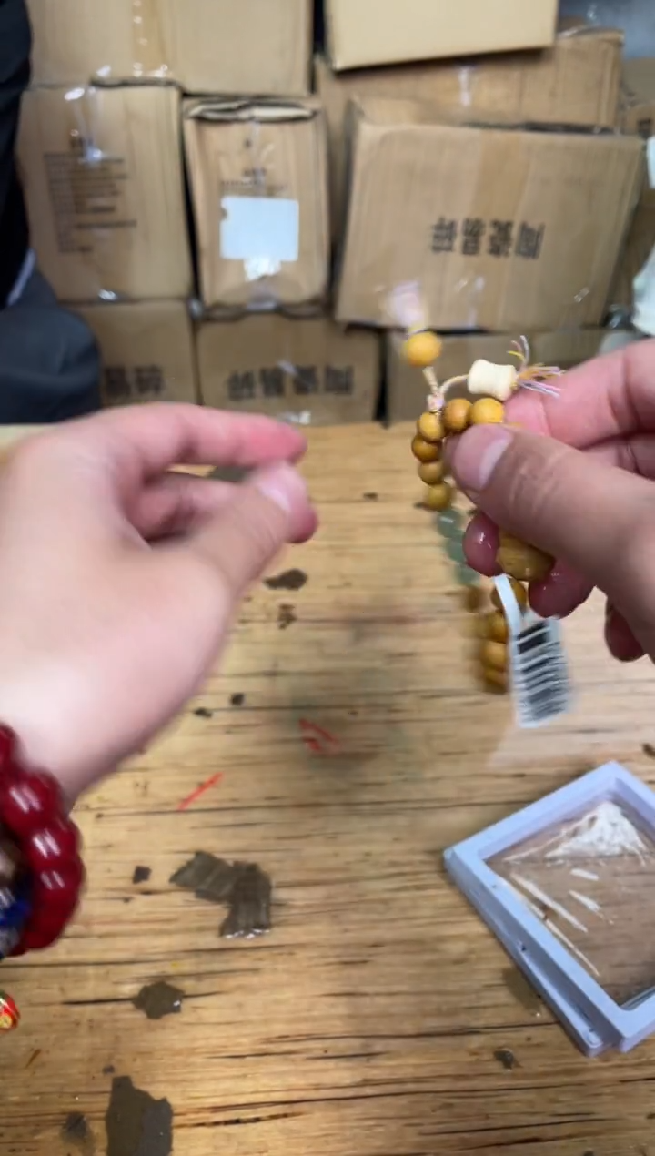 木质非金属捧月文创福利闪购商品无礼盒