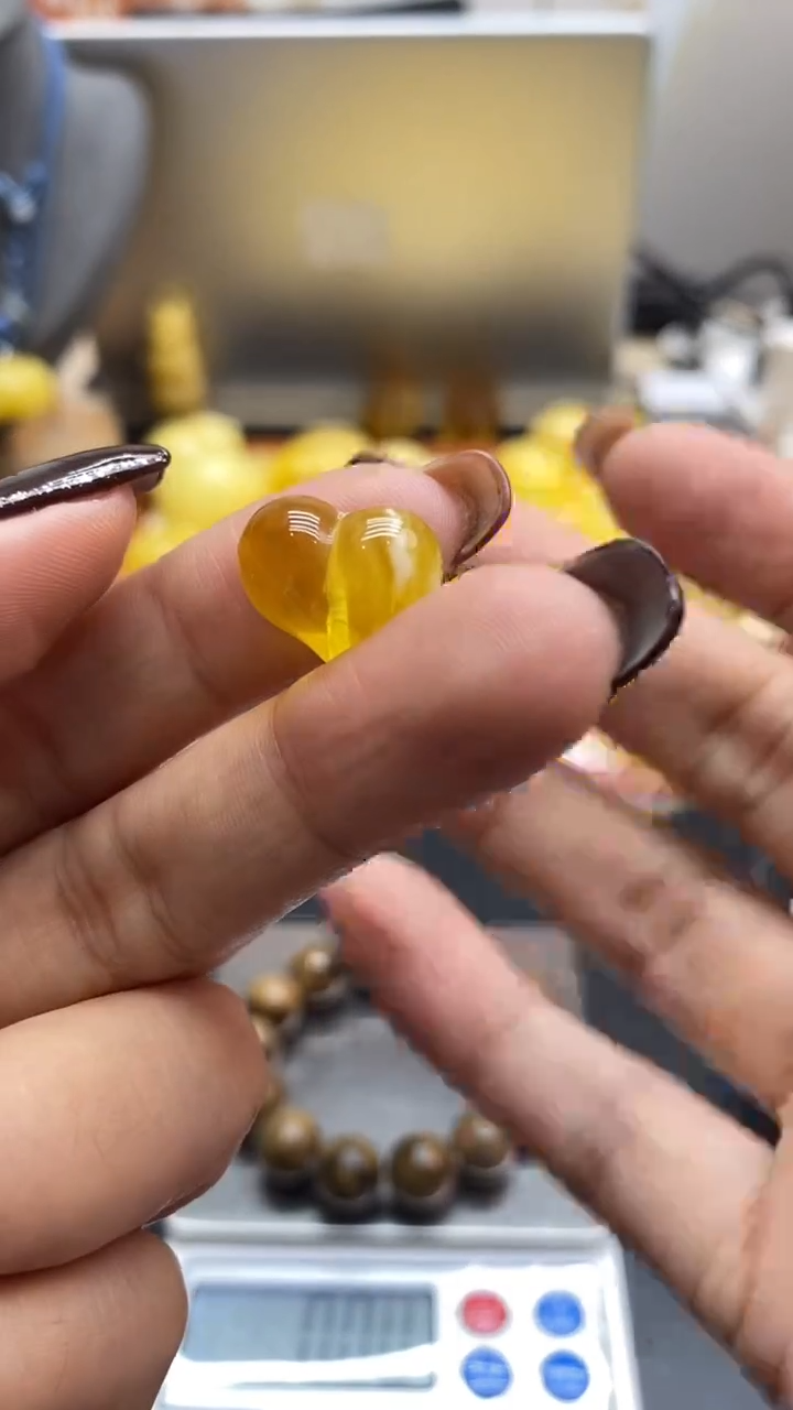 琥珀未镶嵌珠宝奇石2684