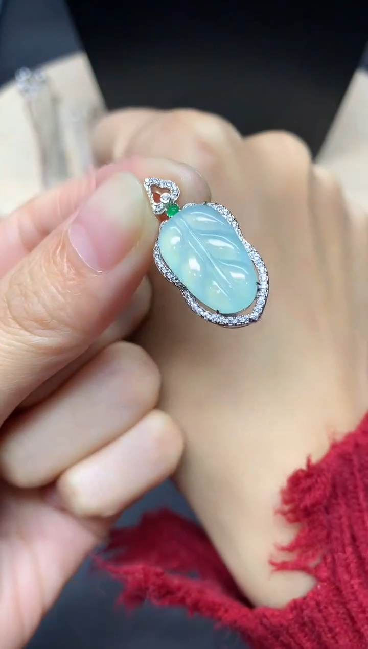 【闪购商品】翡翠吊坠(不含链)银S925镶嵌叶子【多样性发其一】