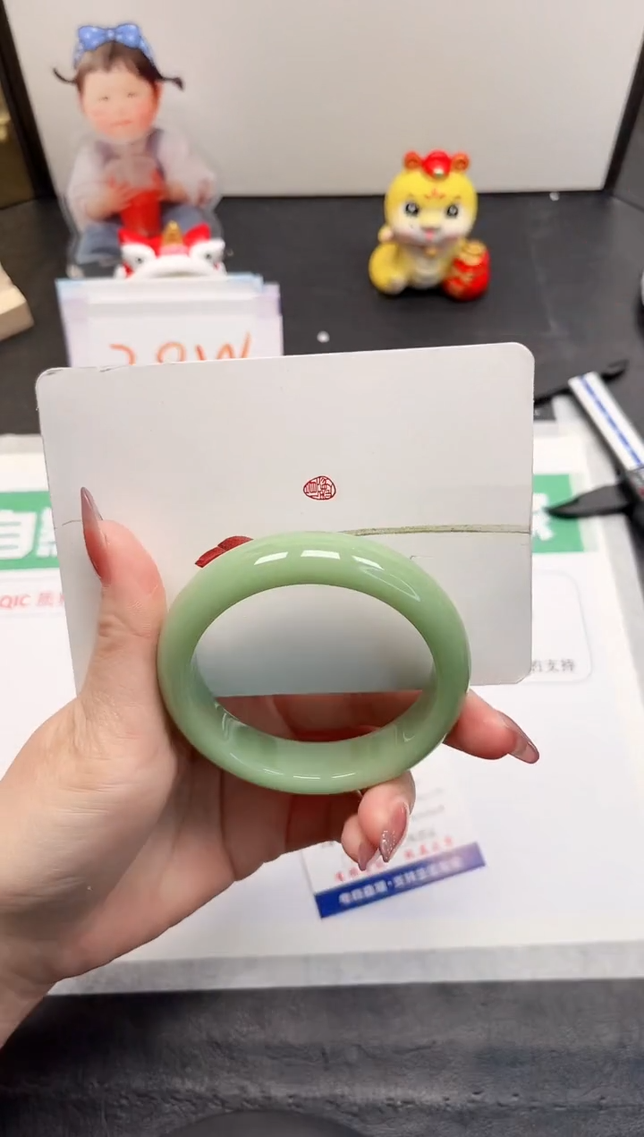 【闪购商品】石英质玉手镯未镶嵌386-57.4