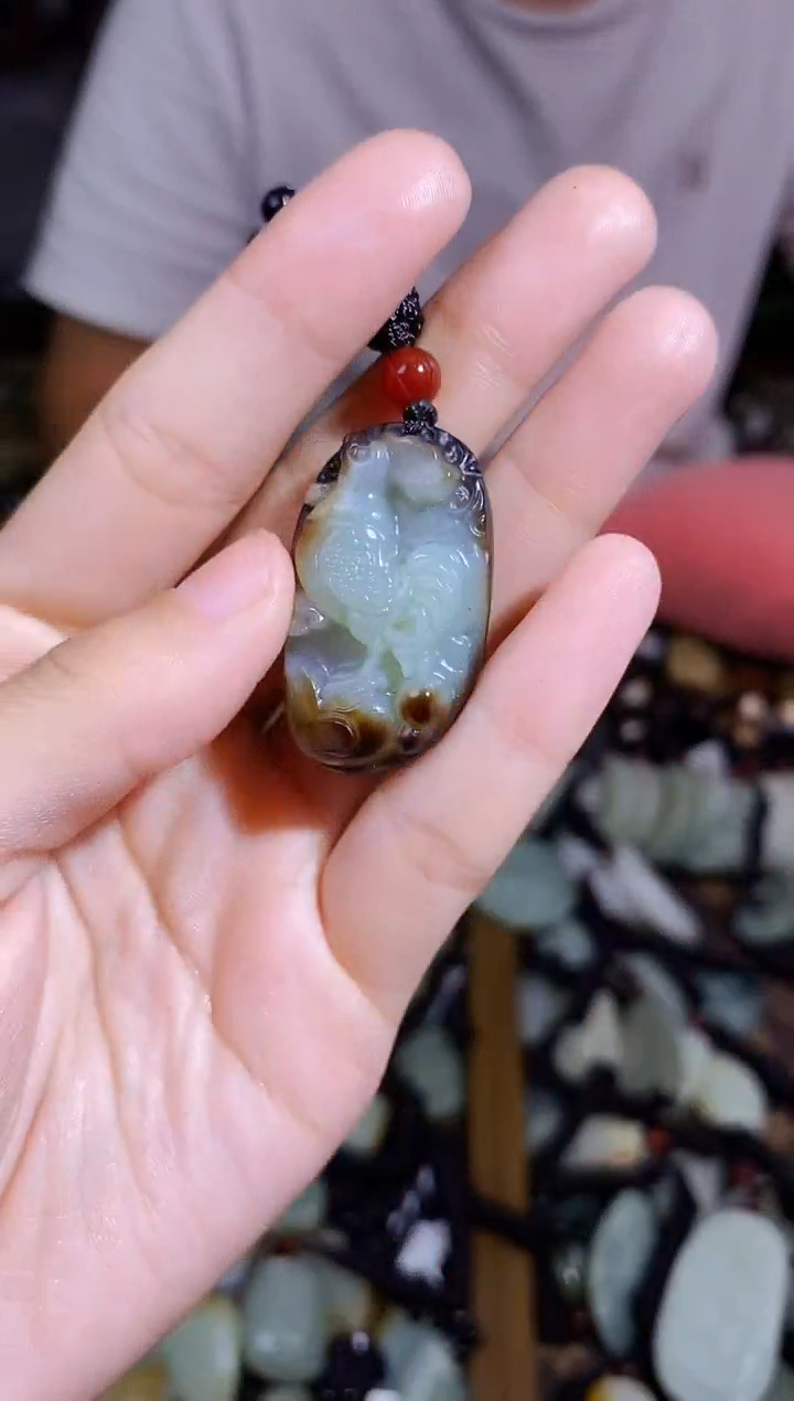 和田玉未镶嵌颈饰1