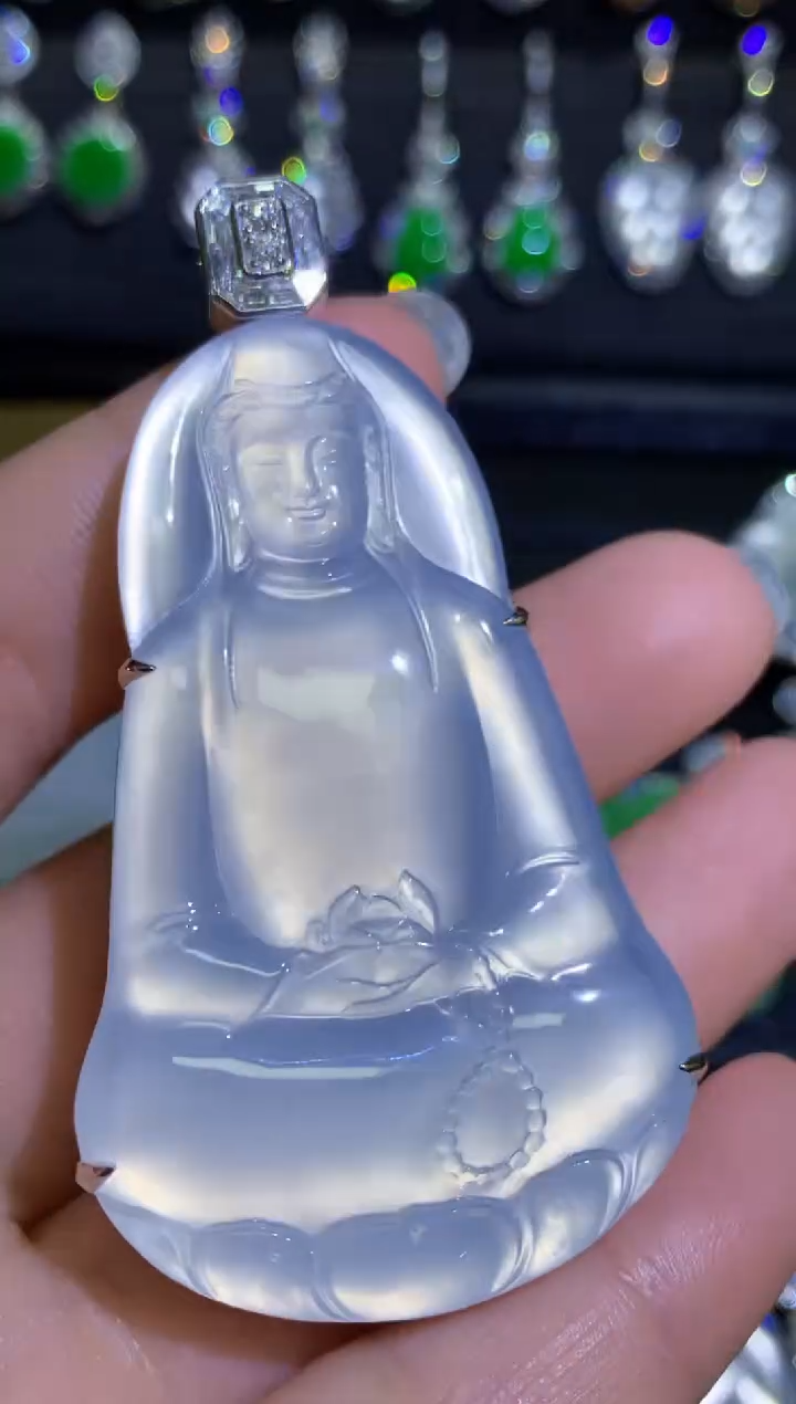 【闪购商品】翡翠颈饰18K金镶嵌玻璃种素衣观音后盖可拆卸