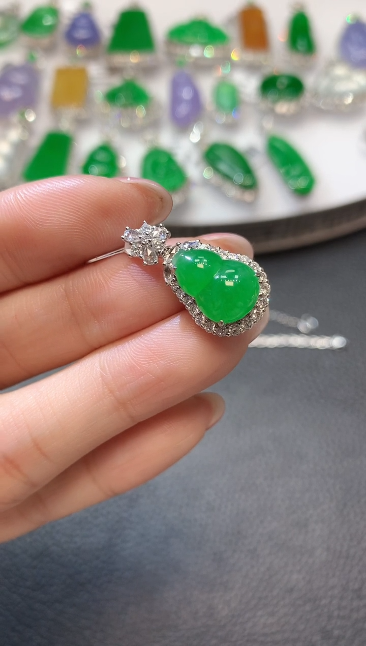 【闪购商品】翡翠吊坠(不含链)18K金镶嵌D23