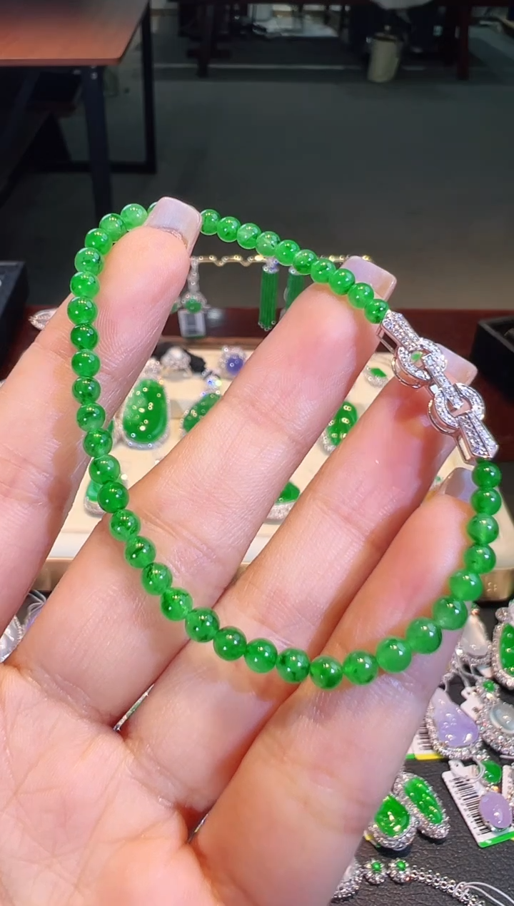 18K金镶嵌翡翠手链翡翠