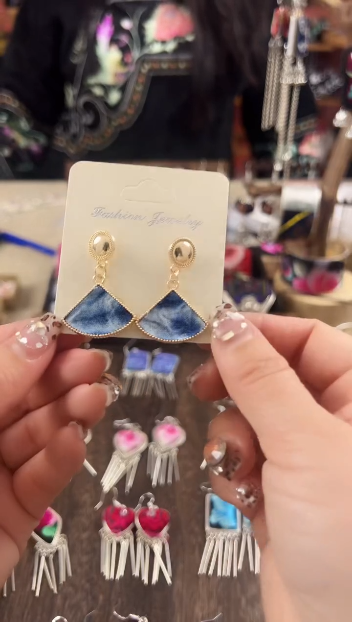 【闪购商品】织绣民族风老绣饰品139