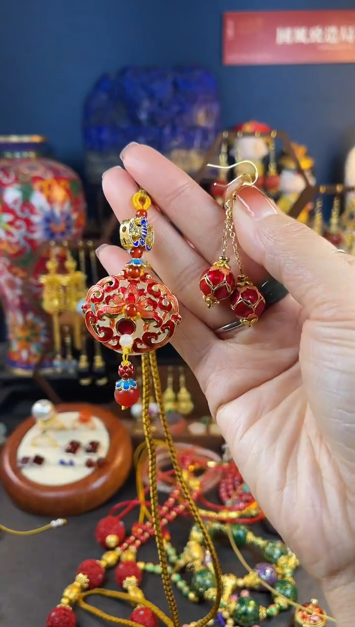 【闪购商品】红色团秀珐琅吊坠+玫红色莲花珐琅耳钩