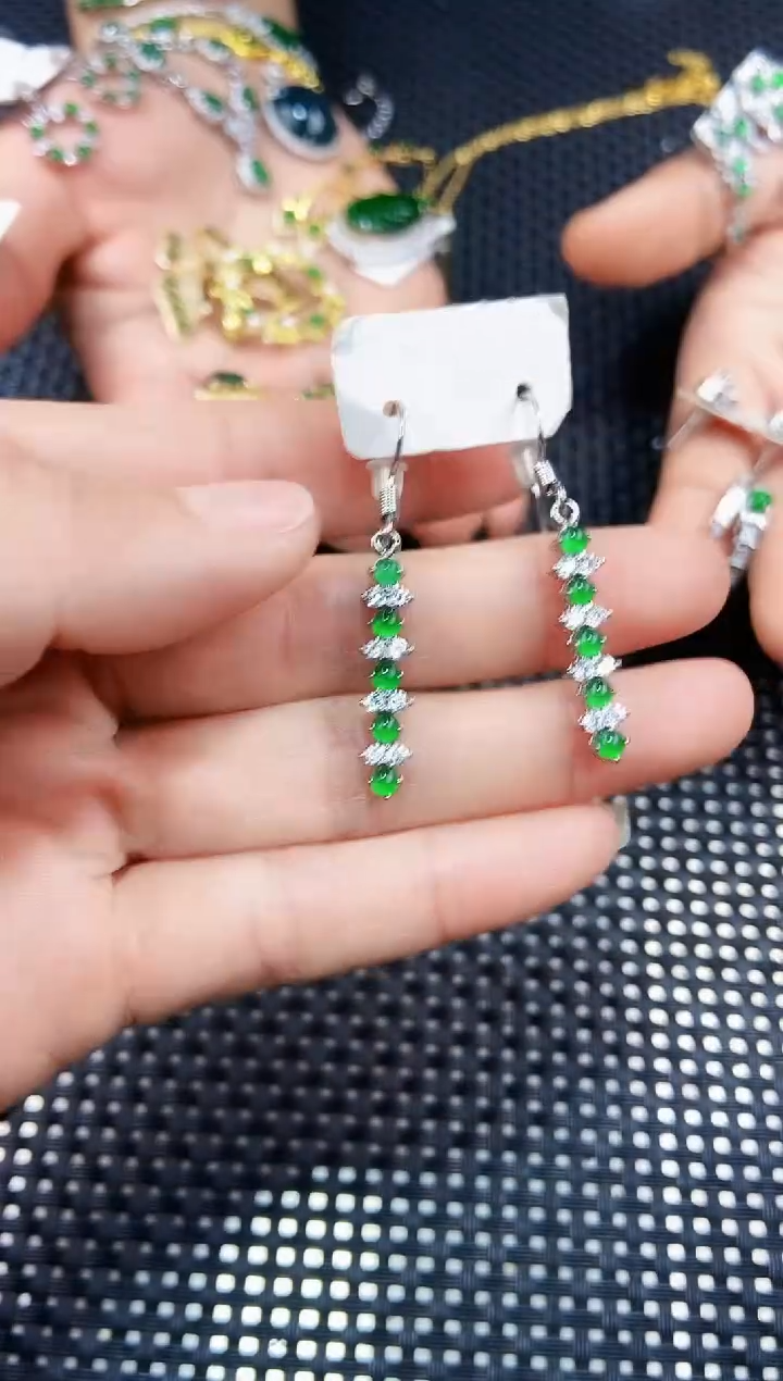 【闪购商品】翡翠耳饰未镶嵌111111111