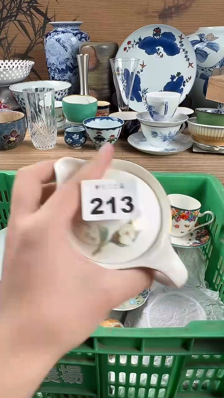 瓷片J**e瓷片            213