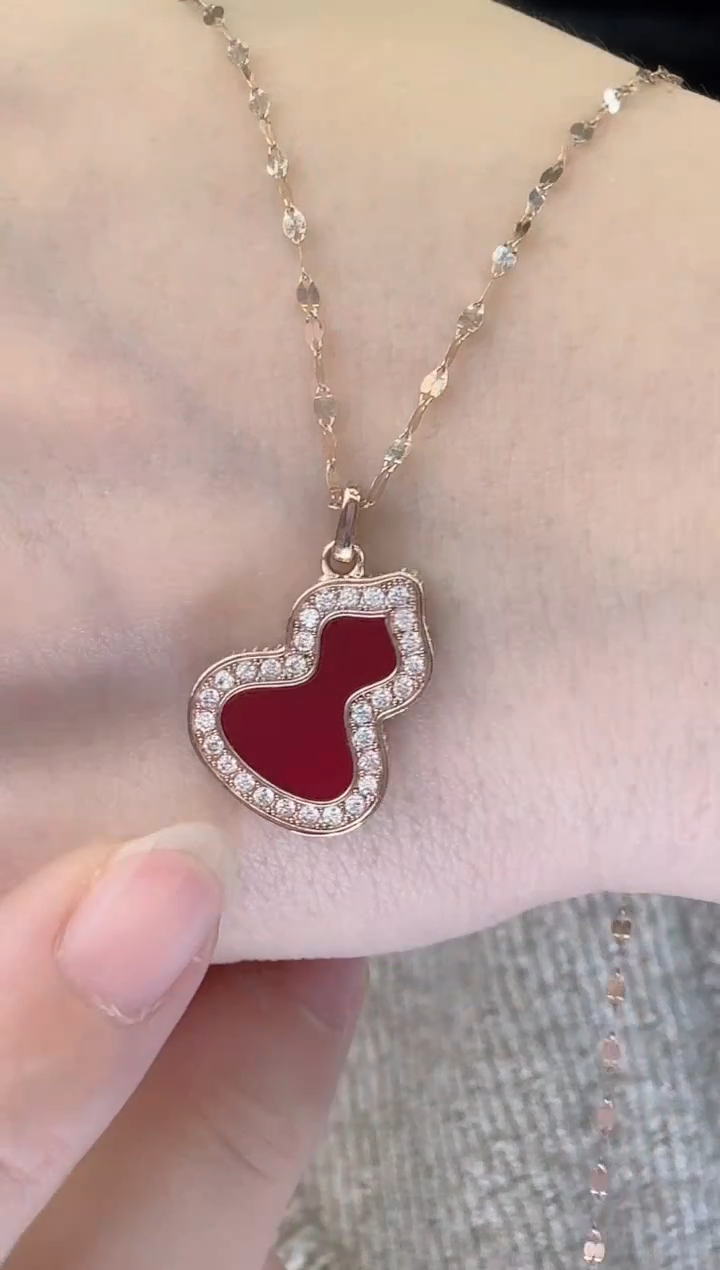 18K金镶嵌项链玛瑙/玉髓葫芦